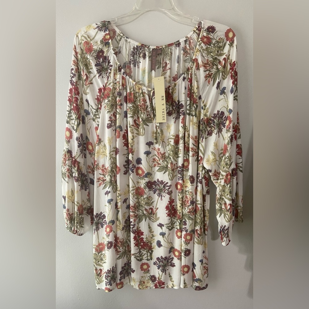 NWT Brina & ‘Em 2X cream floral 3/4 length top